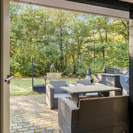 Gorgeous In With Kitchen Holiday home